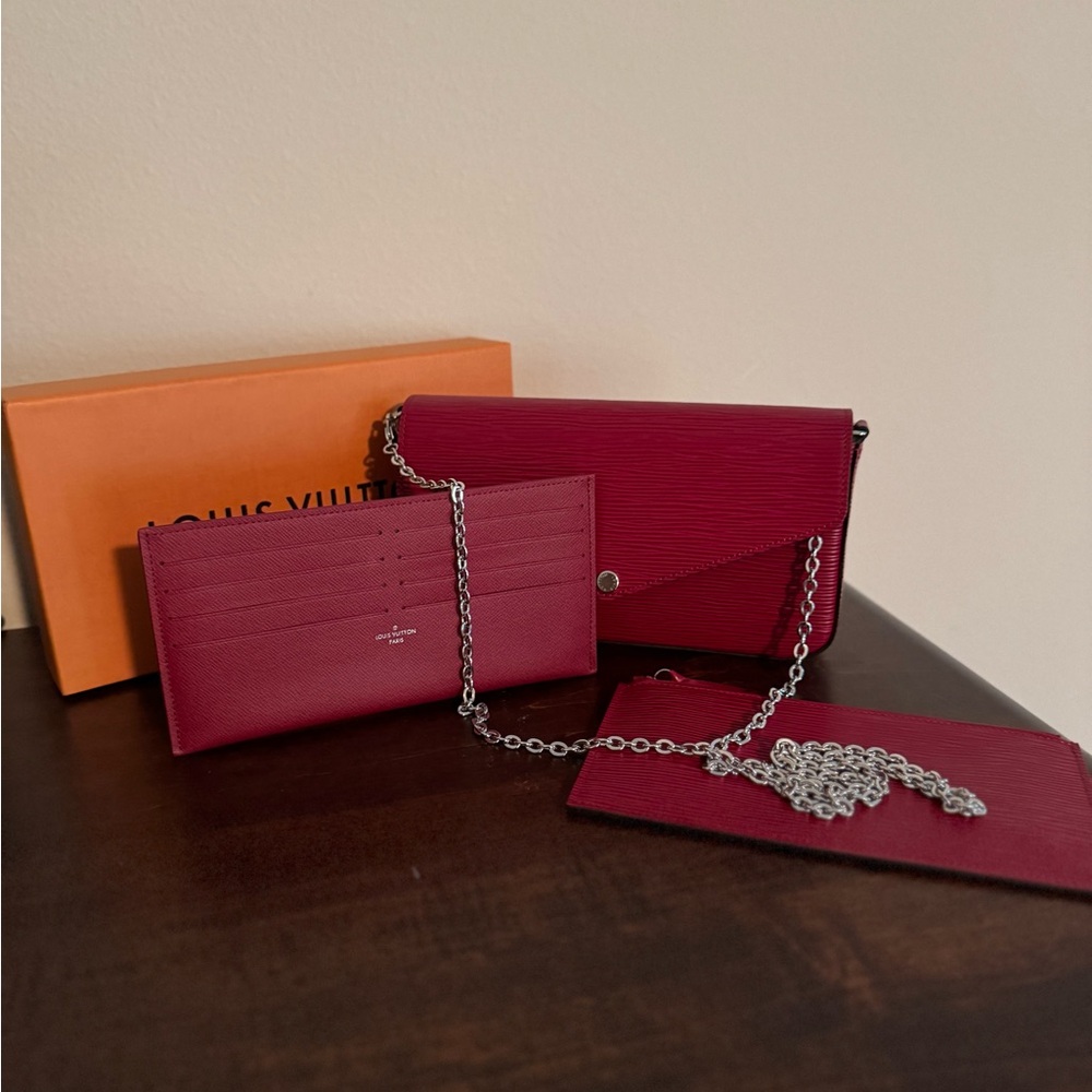 Louis Vuitton Felicie Pochette (Cherry Berry Epi Leather) - Picture 5 of 9